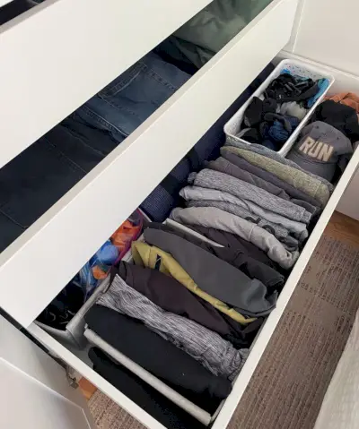 Ikea Pax kledingkastkastlade met hardloopkleding