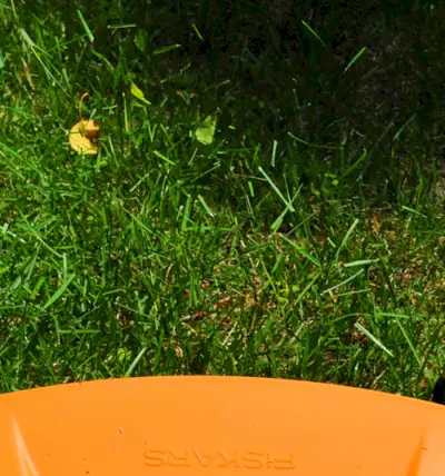 Fiskars close-upspray