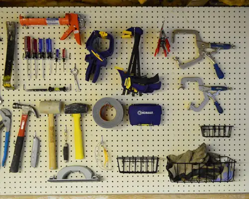 BaseTwo 5 Pegboard próximo à direita