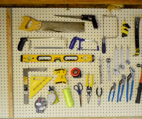 BaseTwo 4 Pegboard próximo à esquerda