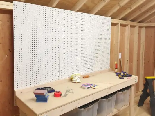 opbergideeën voor hangende pegboards