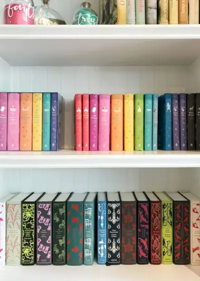 Idee per la cameretta dei bambini: libreria colorata