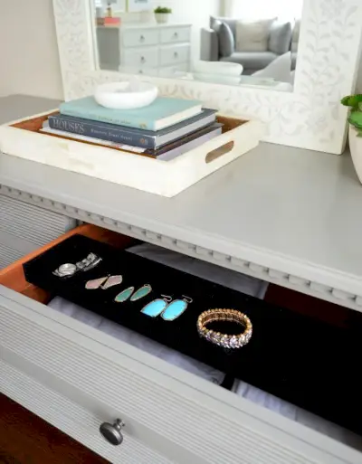 YHL Furniture Lancering Debonair ladekast open