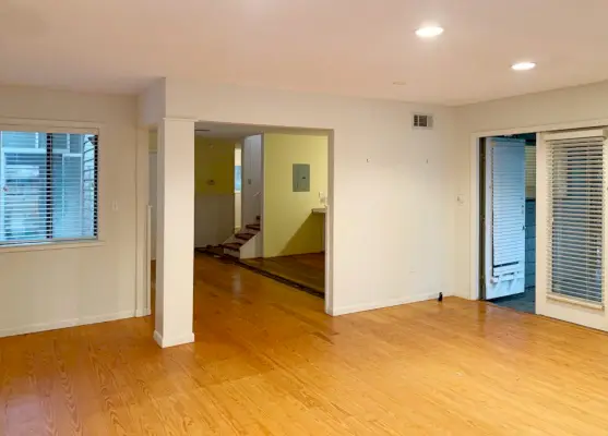 Florida vóór de hoofdslaapkamer richting de keuken