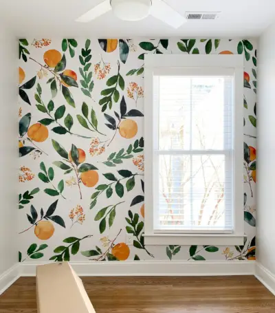 Verwijderbare oranjebloesemschil-ad-stick muurschildering in kleine kamer