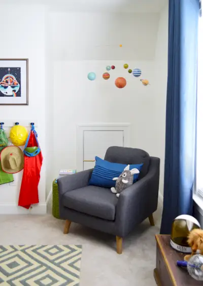 Jongens buitenruimte-slaapkamer dingen-komen-uit elkaar-kunst