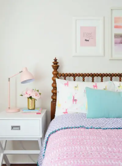 meisjesslaapkamer target bijzettafel roze beddengoed