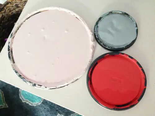 Open verfblikken in drie kleuren voor regendruppelmuur | Roze Cadillac | Rustig | Cinco De Mayo