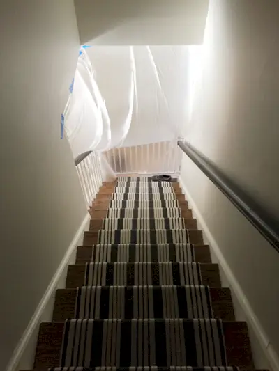 Overspuiten van hardhouten vloeren, bubbeltrappen