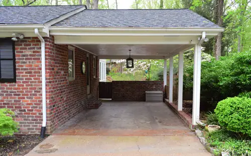 Pergola vóór rechtdoor