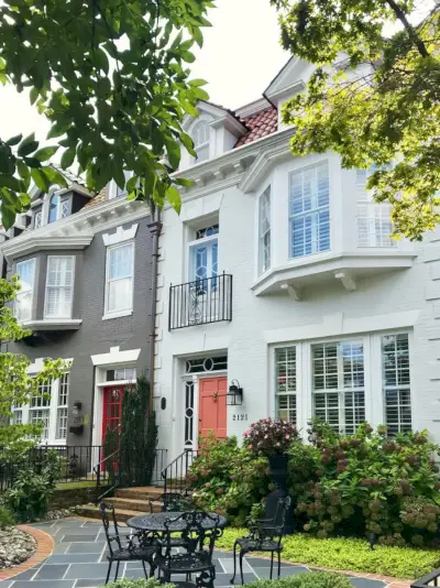 geschilderde bakstenen huizen in Richmond Fan District