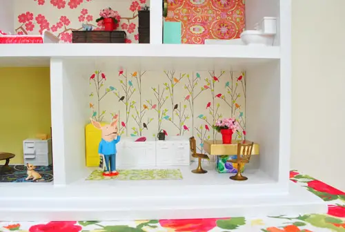 Eetkamer Keukengedeelte van doe-het-zelf poppenhuis voor kinderen