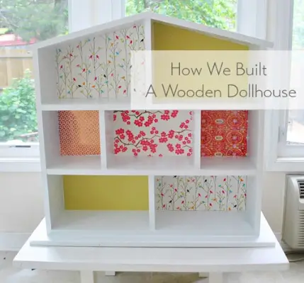 Hoe we een titelkaart voor een houten poppenhuis bouwden