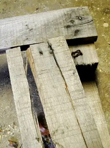 Pallets Gebarsten Houten Spijkers