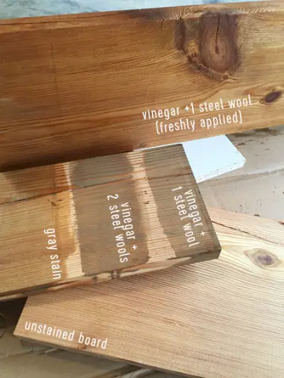 teruggewonnen houten planken, azijnvlek, gedroogde kleuren