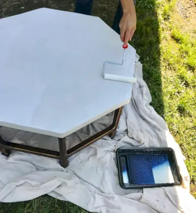 Beach House sohvapöydän tiivisteen levittäminen