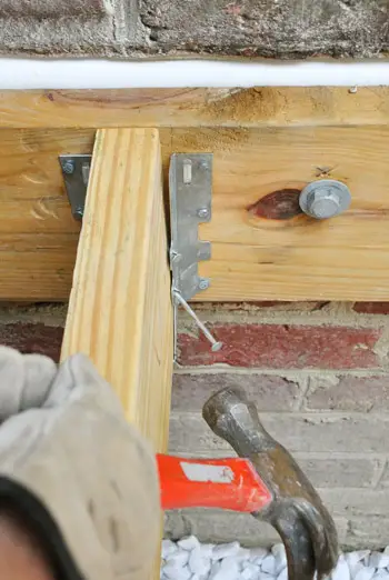 Dek 55 Spijkerhanger aan dwarsbalk