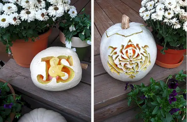 Parenmonogram gesneden pompoen en damastpatroon jack-o-lanter