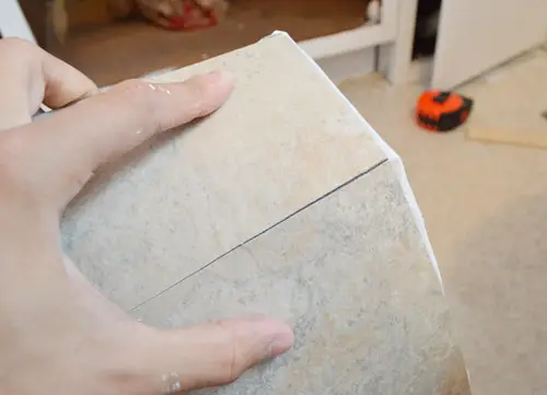 GrannyTwo 7 5 Krakende tegel