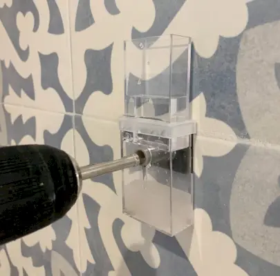 Watertoevoersysteem voor het boren door tegelsplash