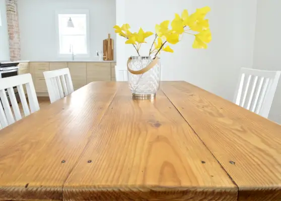 Duplex eettafel blauwe kant na detail