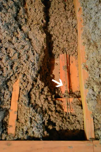 6-os kábel követi a telefonvonalat