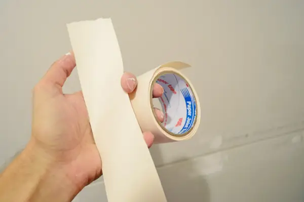 gipsplaattape gescheurd weergegeven en klaar om aan te brengen