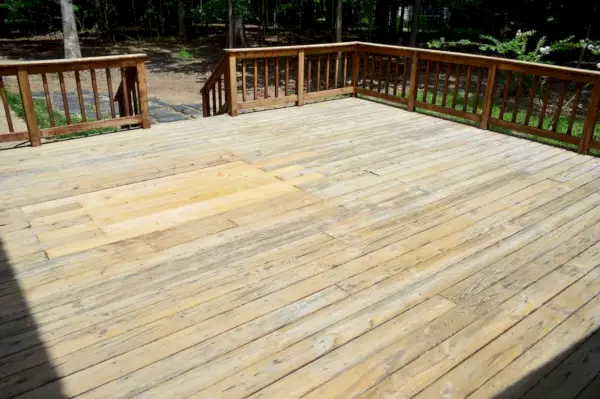 Hoe een deck na breed te strippen