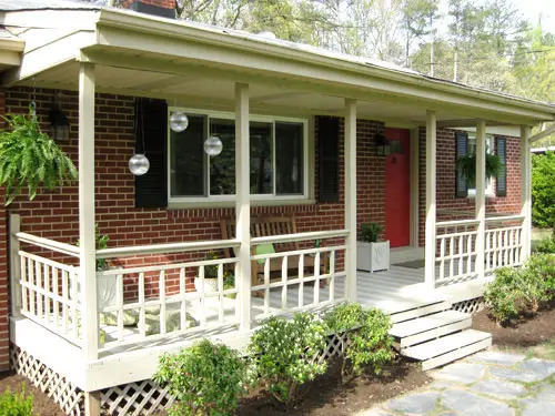 hangende lantaarns-gestreepte-veranda-geschilderd-bhg-better-homes-and-gardens-challenge-home-depot-11