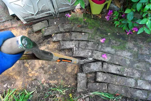 Excavar palear ladrillo
