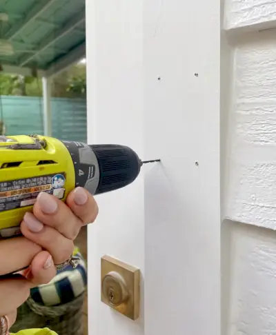 Pilotgaten boren voor Ring Video Doorbell