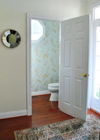 Baño de padres desde el pasillo