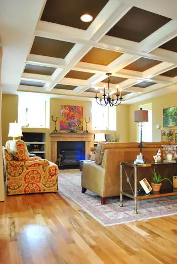 Homearama lijstwerk voor donker plafond