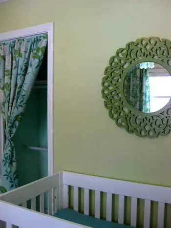 Spiegel kinderkamer wieggordijn