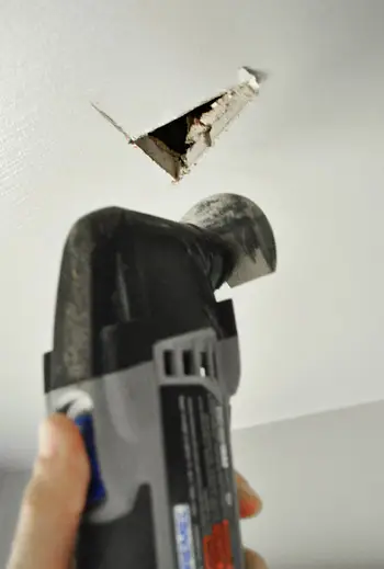 BathLight 4 Testovací otvor pre rezanie