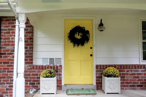 Tri swatcheva daleko