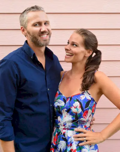 JohnSherryPetersikHakkında2018