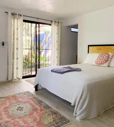 Chique tropische slaapkamer in Costa Rica Airbnb