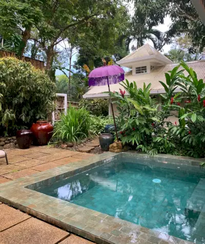 Tropisch zwembad met Casita bij Airbnb in Costa Rica