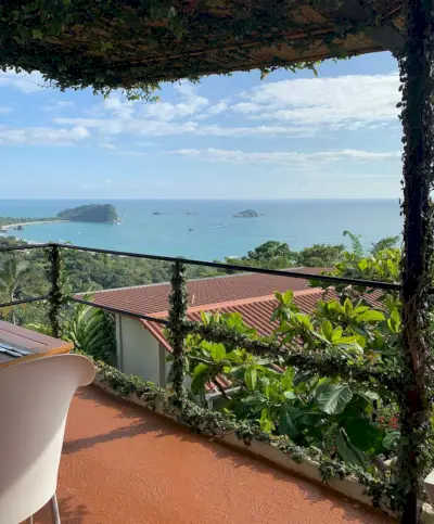 Uitzicht vanaf La Mariposa Hotel-restaurant in Manuel Antonio Costa Rica