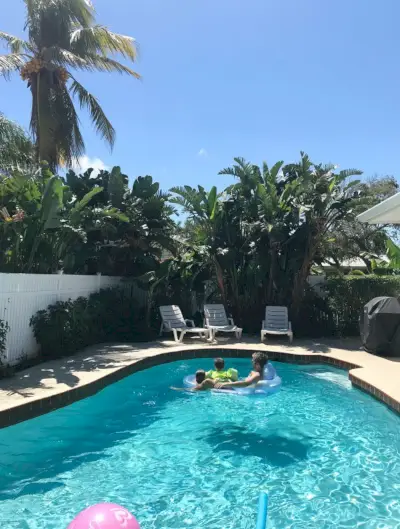 privézwembad bij familievakantie in de voorjaarsvakantie in Pompano Beach, Florida