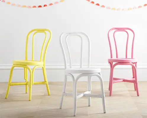 cadeiras-infantis-coloridas-cerâmica-celeiro-crianças
