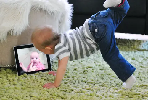 BabyVideo йога поза