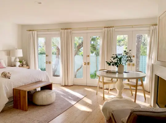 Hálószoba széles lövés ajtók