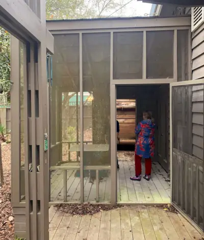 Ennek a képnek üres alt attribútuma van; a fájl neve Florida-Before-Outdoor-Dining-Porch-871x1024.webp