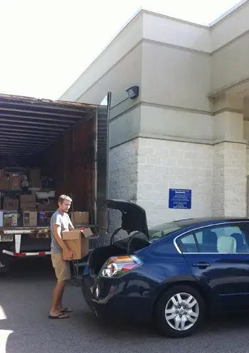 Venda de garagem 8 Entrega de boa vontade