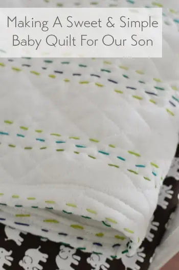 Hoe u een eenvoudig babydekbed maakt