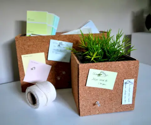 DIY 천으로 덮인 코르크 꽃병을 만드는 방법
