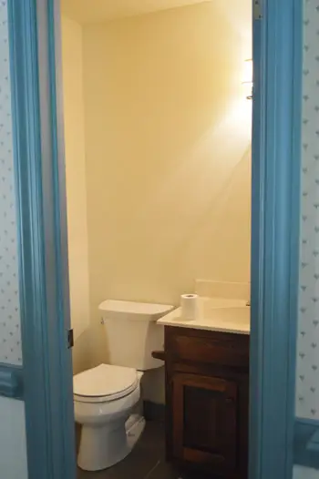 De badkamer gronden en schilderen