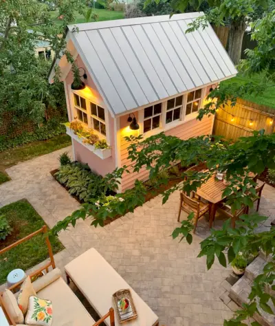 Strandhuis achtertuin na overhead verticaal
